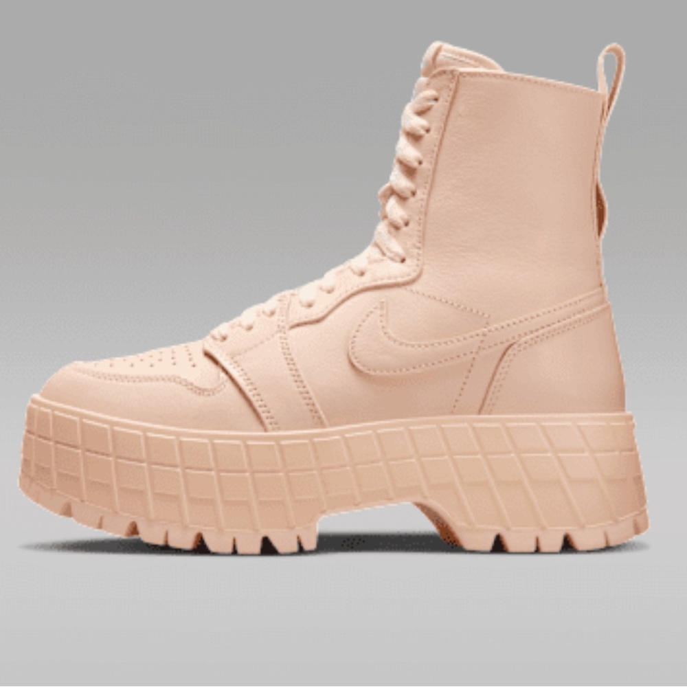 NWT Nike Air Jordan 1 Brooklyn Women’s Boots Fossil/Beige FJ5737-800 Size 9